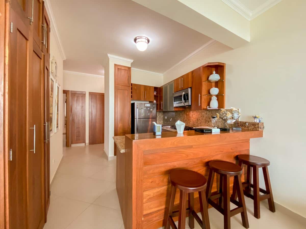 Wonderful 2 Bedroom Condo In Gated Community - Image 2