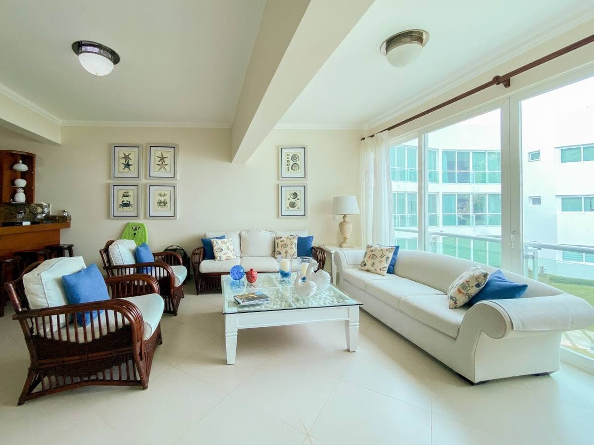 Wonderful 2 Bedroom Condo In Gated Community - Image 3