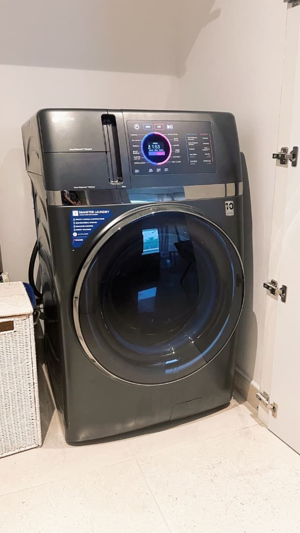 For Sale Apartment With Lake And Golf Course View - Image 4