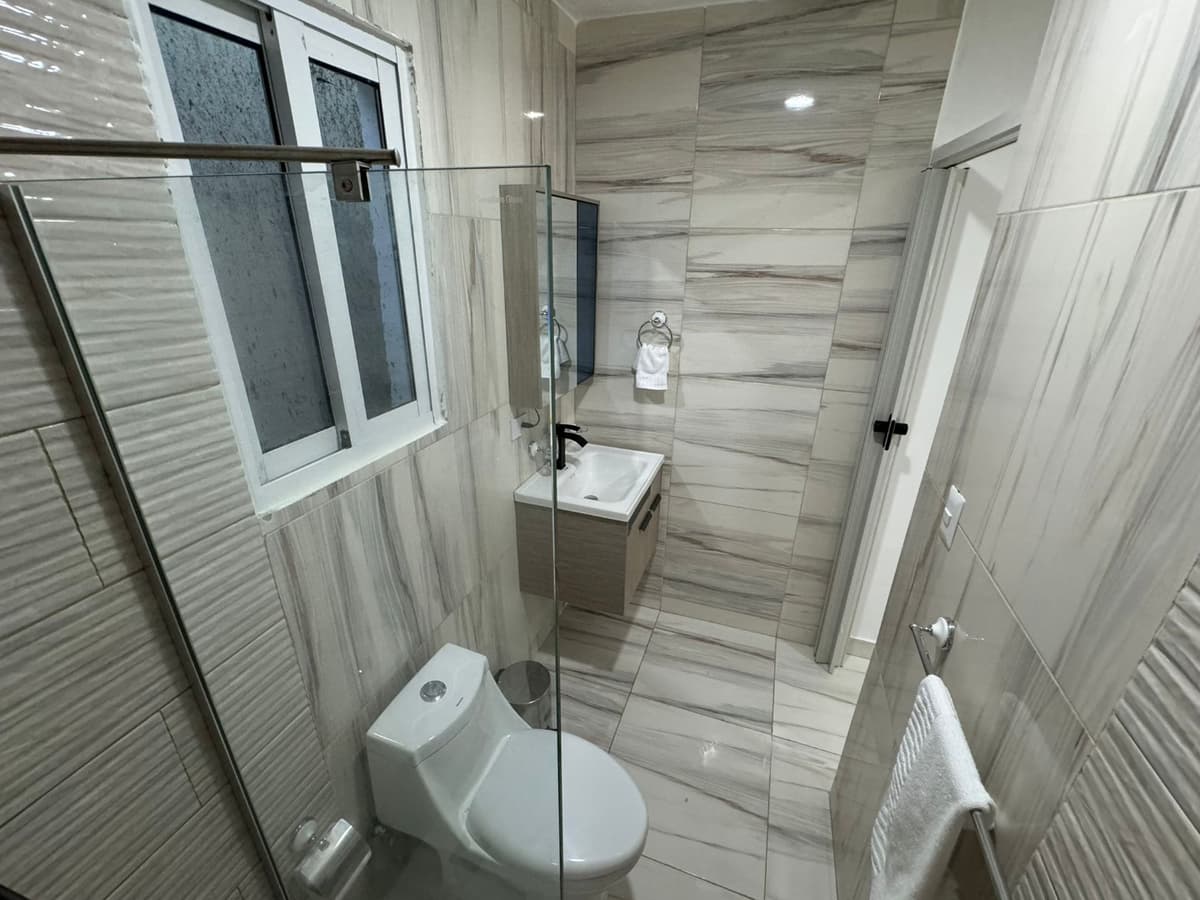 Amazing Deal In The Center Of The City - Image 2