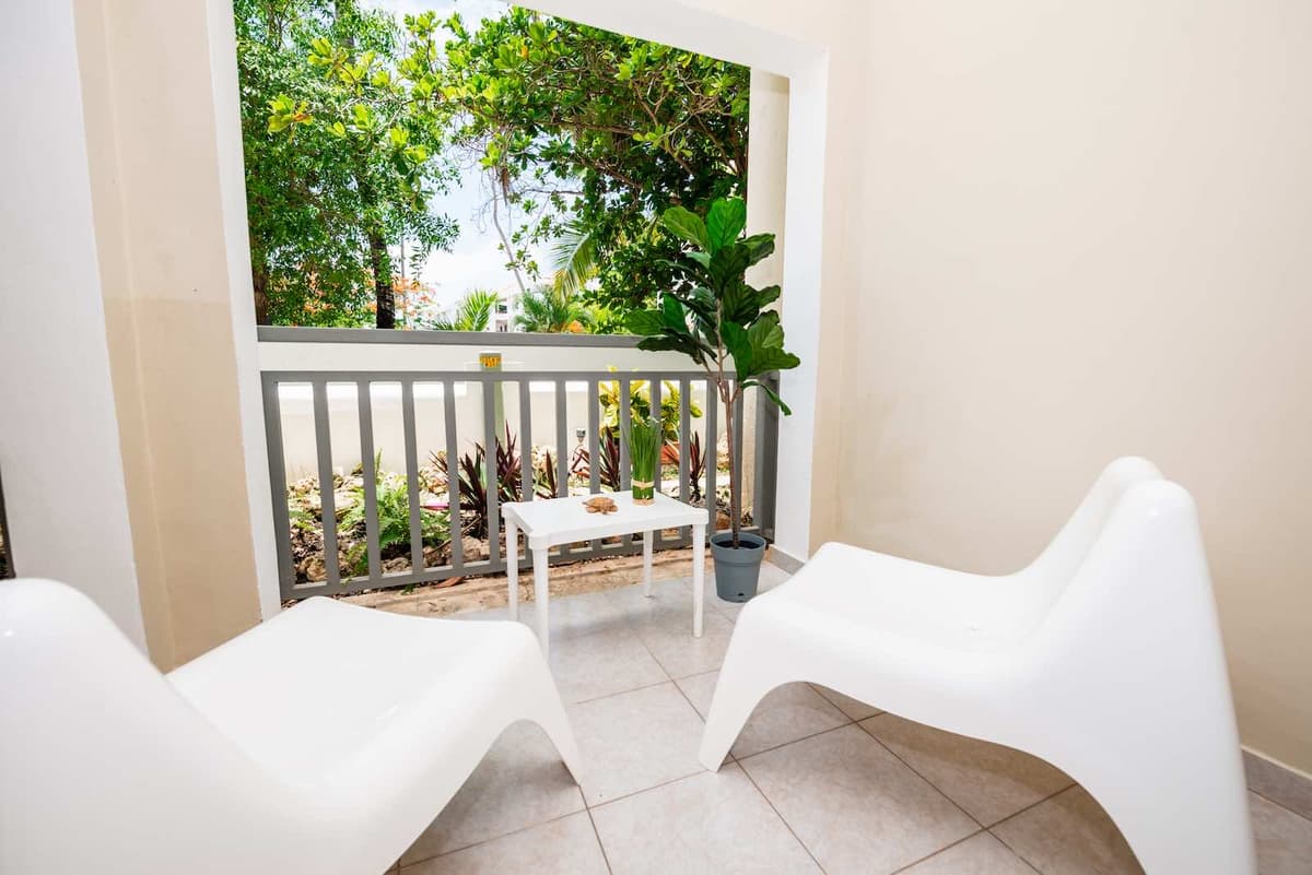 Experience The Epitome Of Luxury Living In A 2br/2.5ba Condo In - Image 2