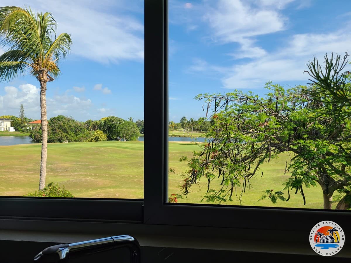 Caribbean Lake 2 Bedroom Condo With Loft - Image 5