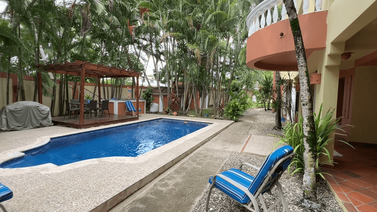 1 Bedroom Condo In With Ocean Views - Image 2