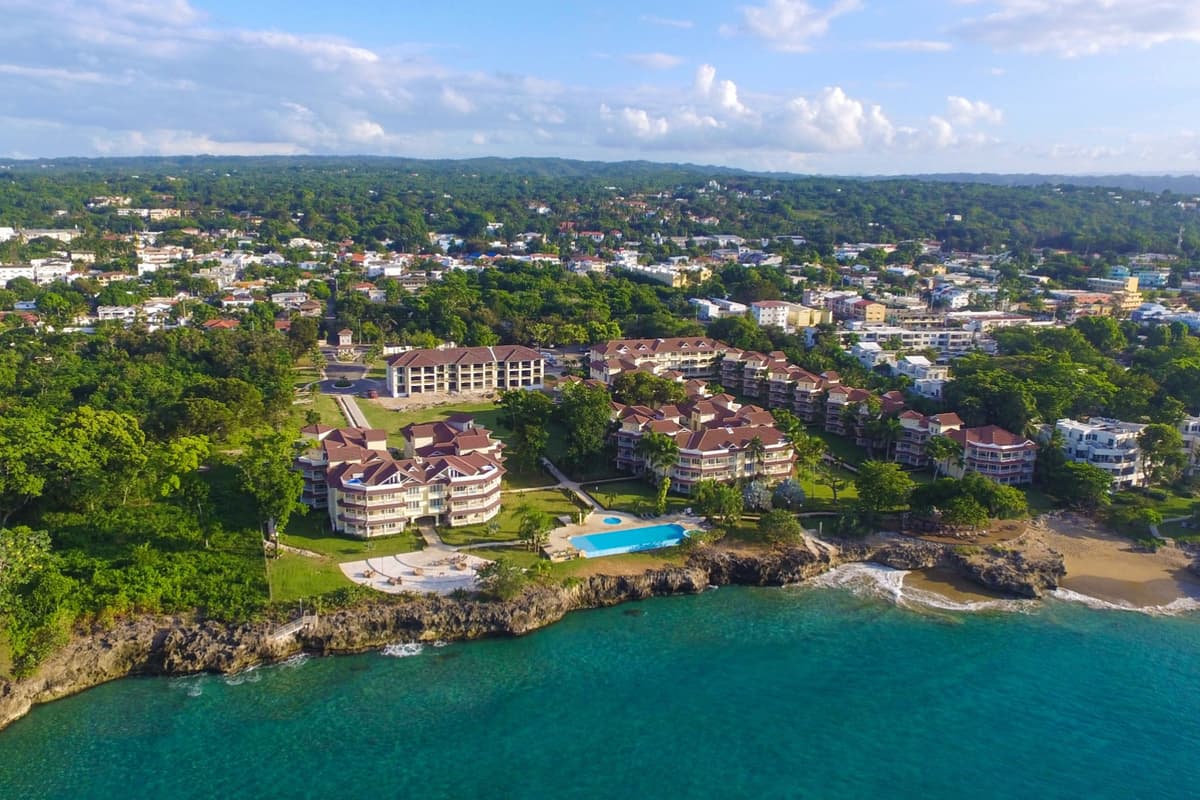 Premium 3 Bedrooms Condo In Ocean Front Community