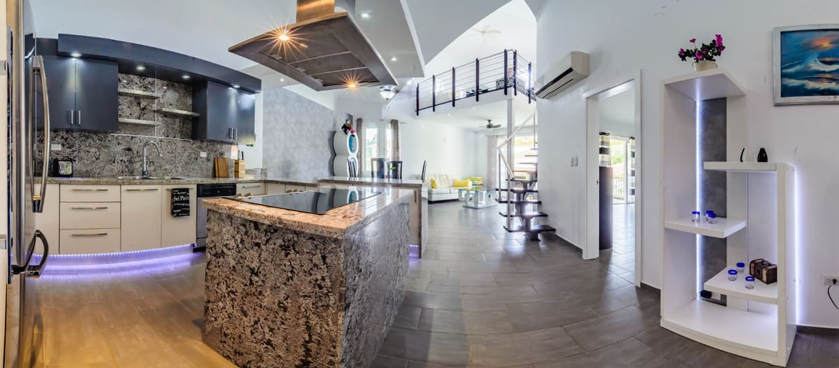 Full Furnished Executive 2 Bedrooms Condo - Image 5