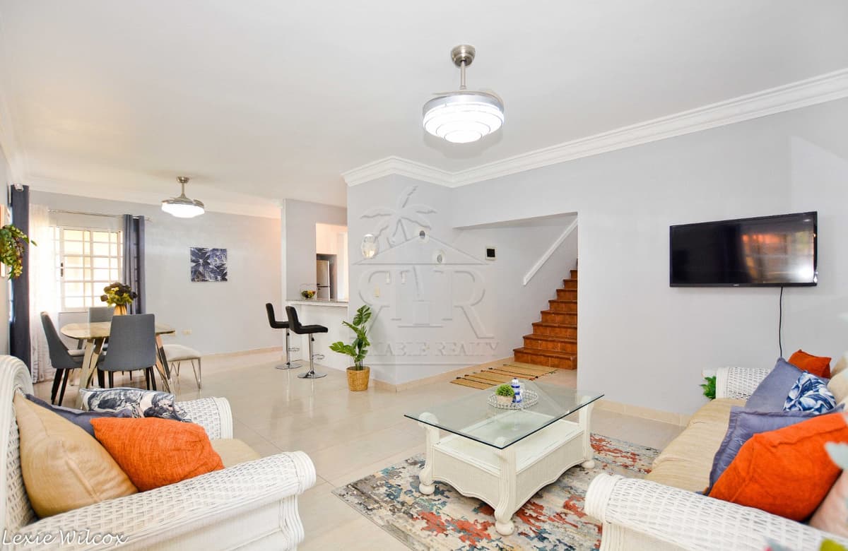 3 Bedroom House A Walk To The Beach