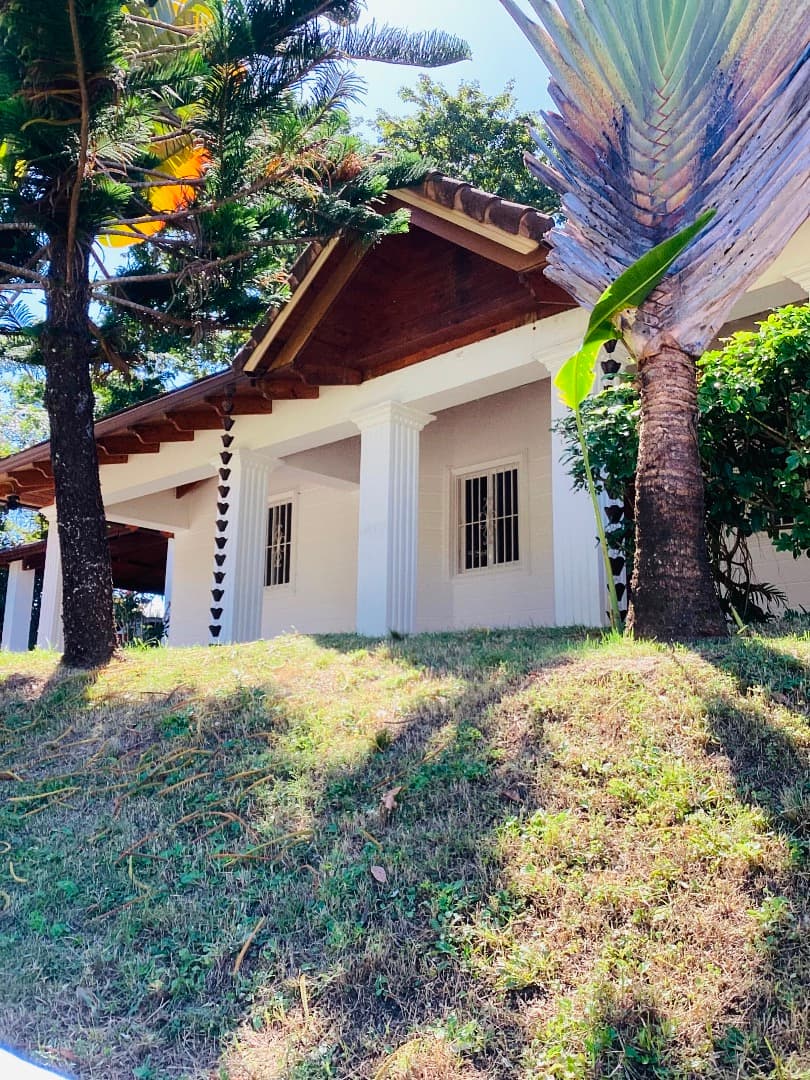 Beautiful 3 Bedrooms Villa - Image 3