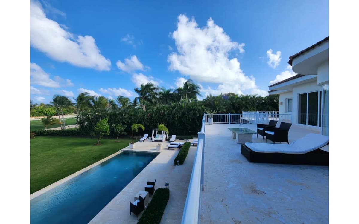 Id-3005 Eight Bedroom Villa For Sale In Punta Cana Resort & Club - Image 1
