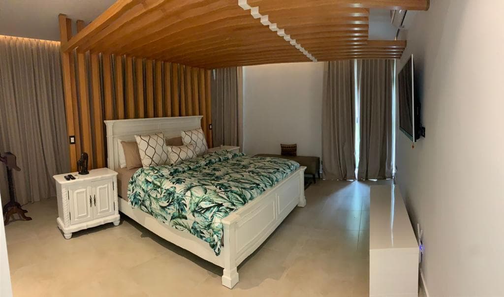 Villa De Lujo Y Moderna En Metro Country Club