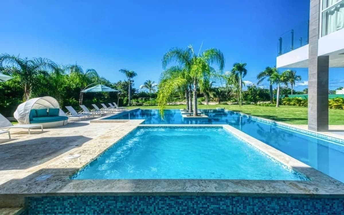 Id-2630 Six Bedroom Villa For Sale In Las Palmas Cap Cana - Image 3