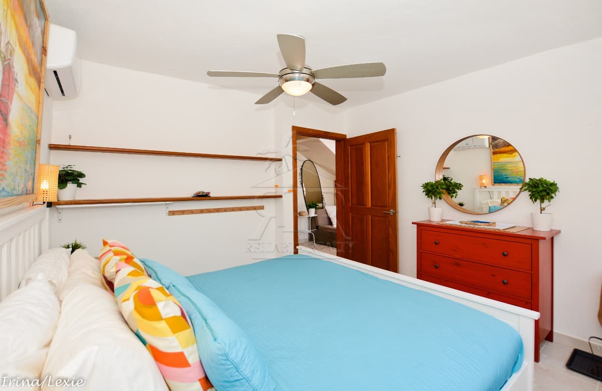 Los Corales Village Area - Ocean View Bi-level