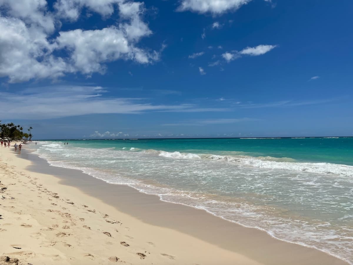 3 Bdr Villa With Private Beach Access - Image 2