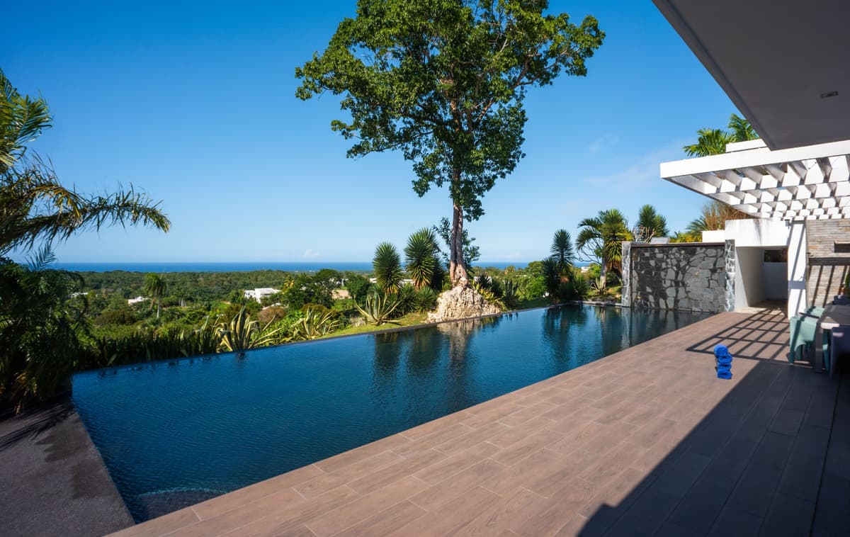 Definitely The Summer Villa You Need With The Best View. (Open to deals. Make your OFFER) - Image 4