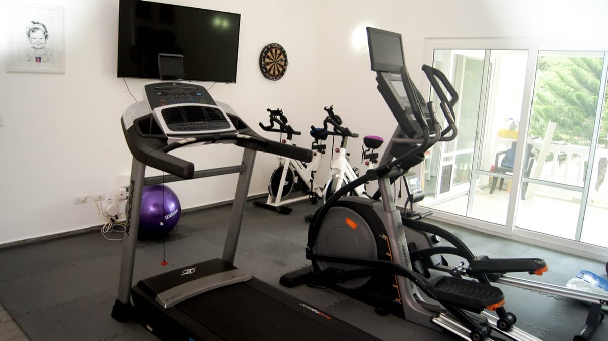 Comfortable 4 Bedrooms Home - Image 5