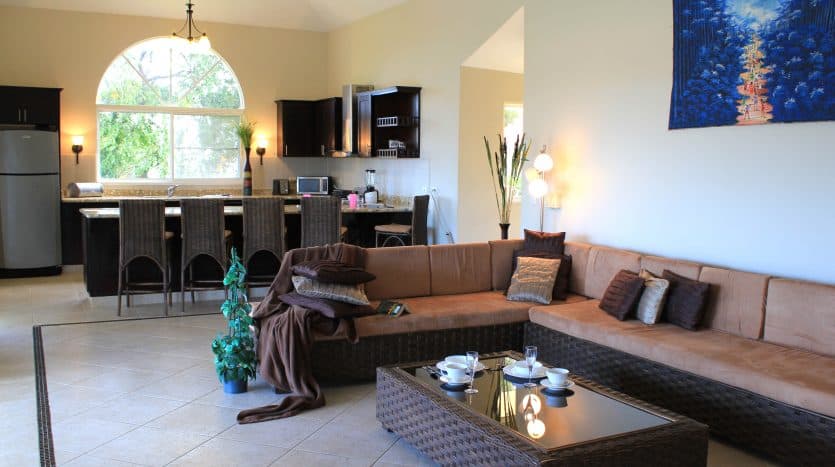 Large 2 Level Villa In Gated Community