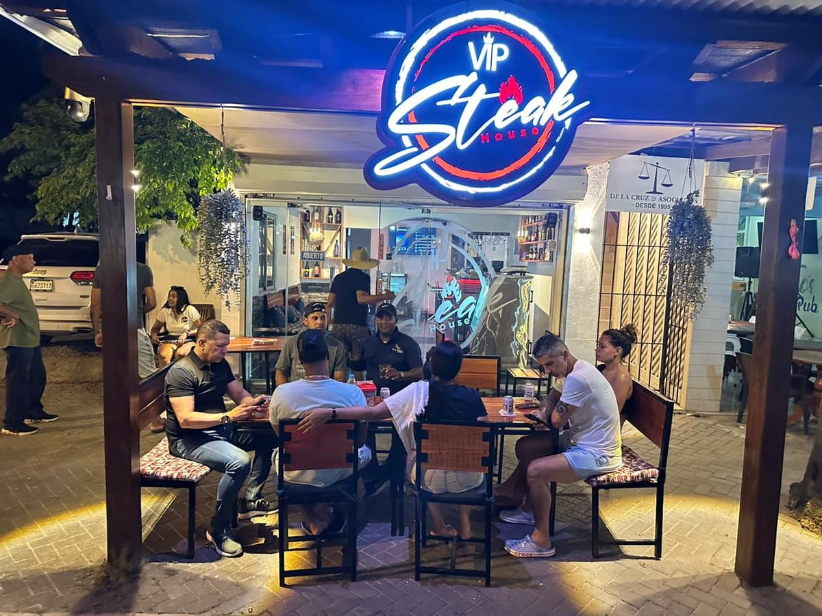 Restaurant In Prime Location