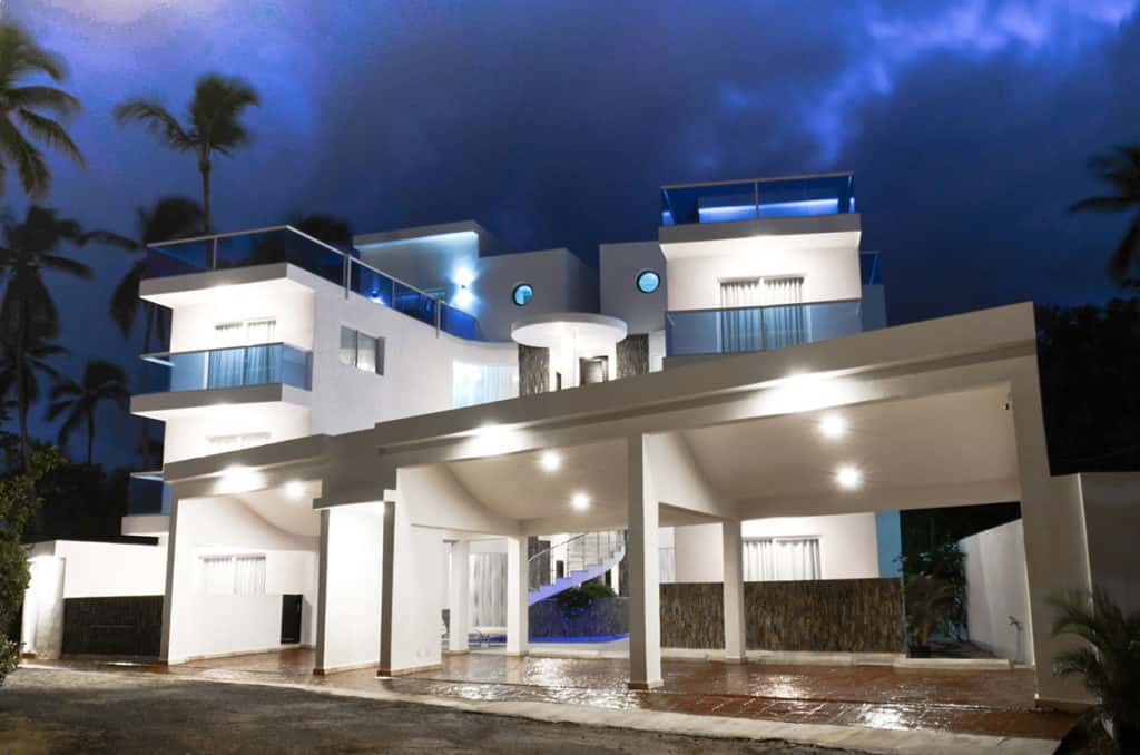 Boutique Condo-hotel Just Steps From The Beach