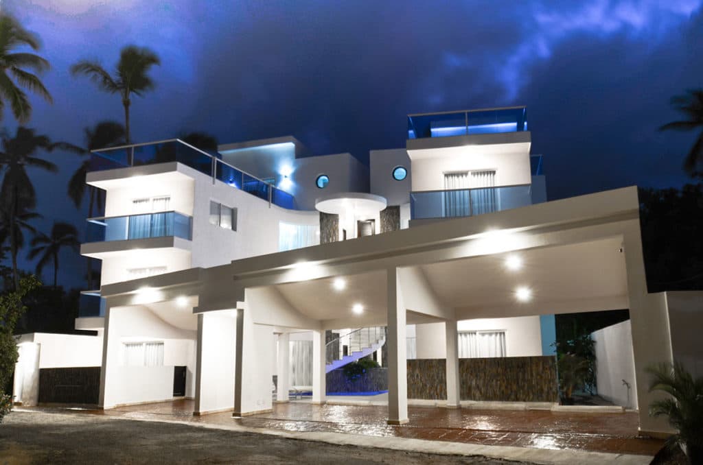 Boutique Condo-hotel Just Steps From The Beach