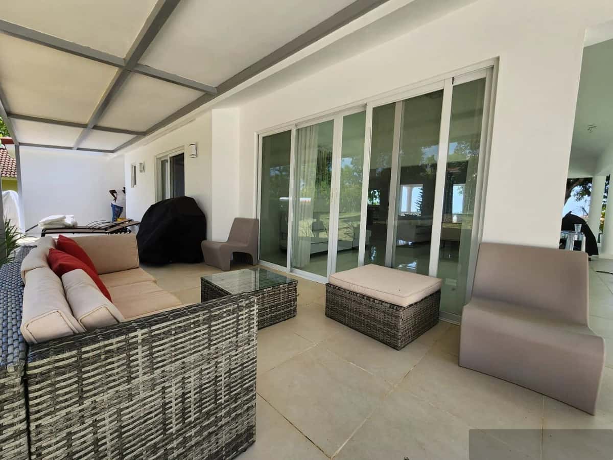 Oceanview 4-Bedroom Villa in Residencial Hispaniola, Sosúa