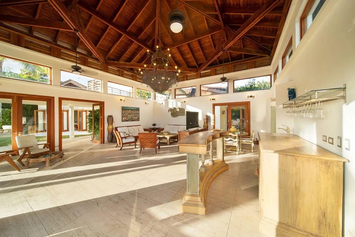Architectural 8-Bedroom Villa in Cap Cana with Golf Views in Las Palmas - Image 2