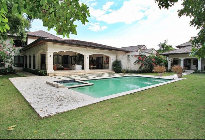 Stunning Caribbean Luxury Villa in Sea Horse Ranch for sale. - Image 2