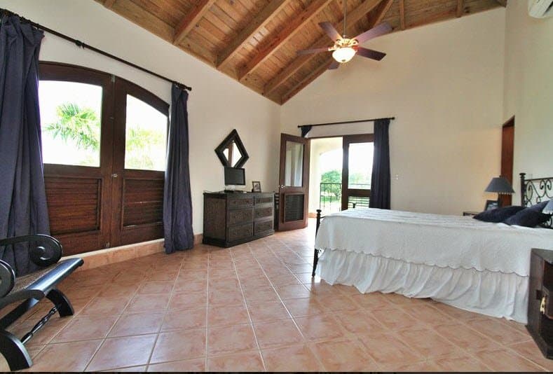 Stunning Caribbean Luxury Villa in Sea Horse Ranch for sale. - Image 5