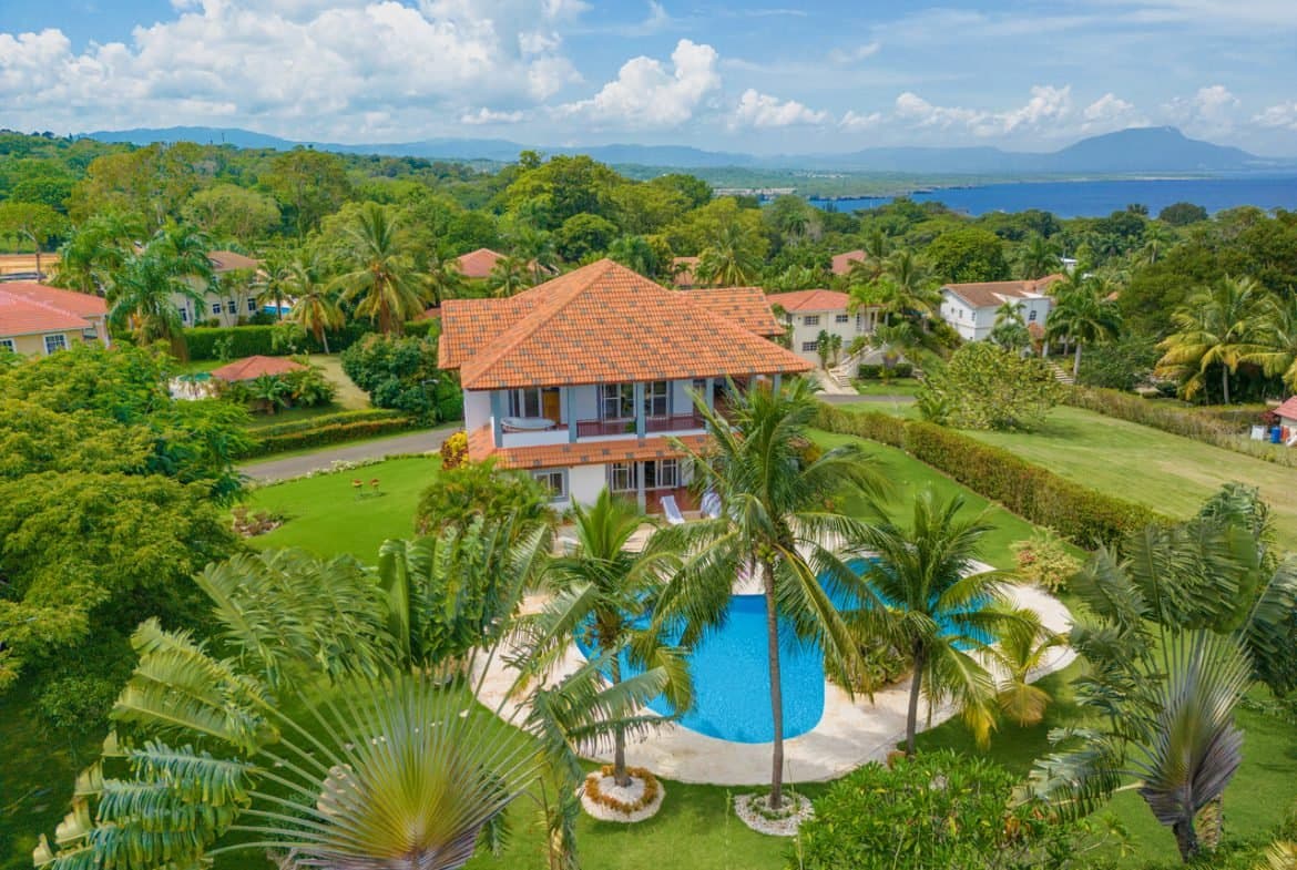 For Sale Beautiful 3 Bedroom Villa LOTUS in Residential Hispaniola - Image 5