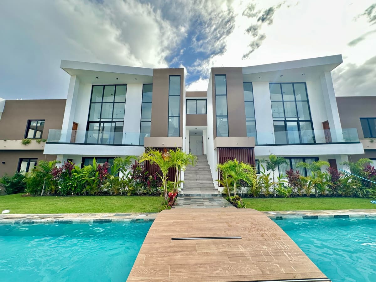 Cayena Residence - Encuentro Beach Penthouse For Sale