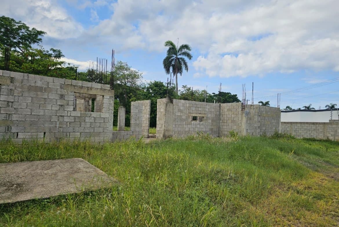 993 m² Development Lot in Sosúa – Construction Started Near Casa Linda