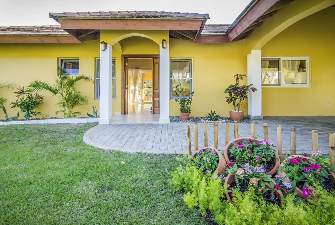Villa For Sale In The Tranquil Community Of Terramar - Mountain Views - Image 2
