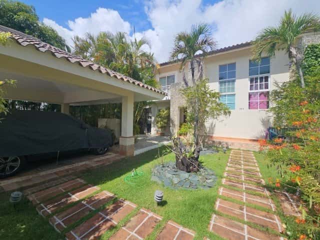Spacious 3 BR Duplex villa with pool and view to the golf course, fully furnished and move-in ready - Cocotal Golf and Country Club