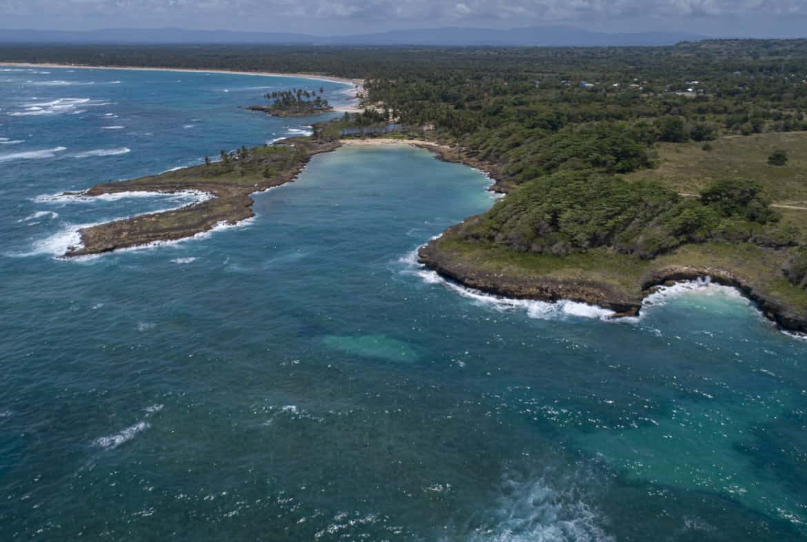 Luxurious Oceanfront Development Property with Marina Potential For Sale