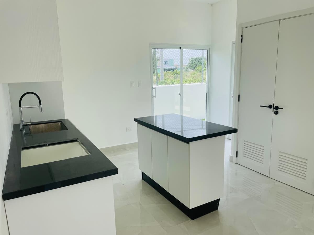 Modern Three Bedroom Duplex in Residencial Brisas - Image 4