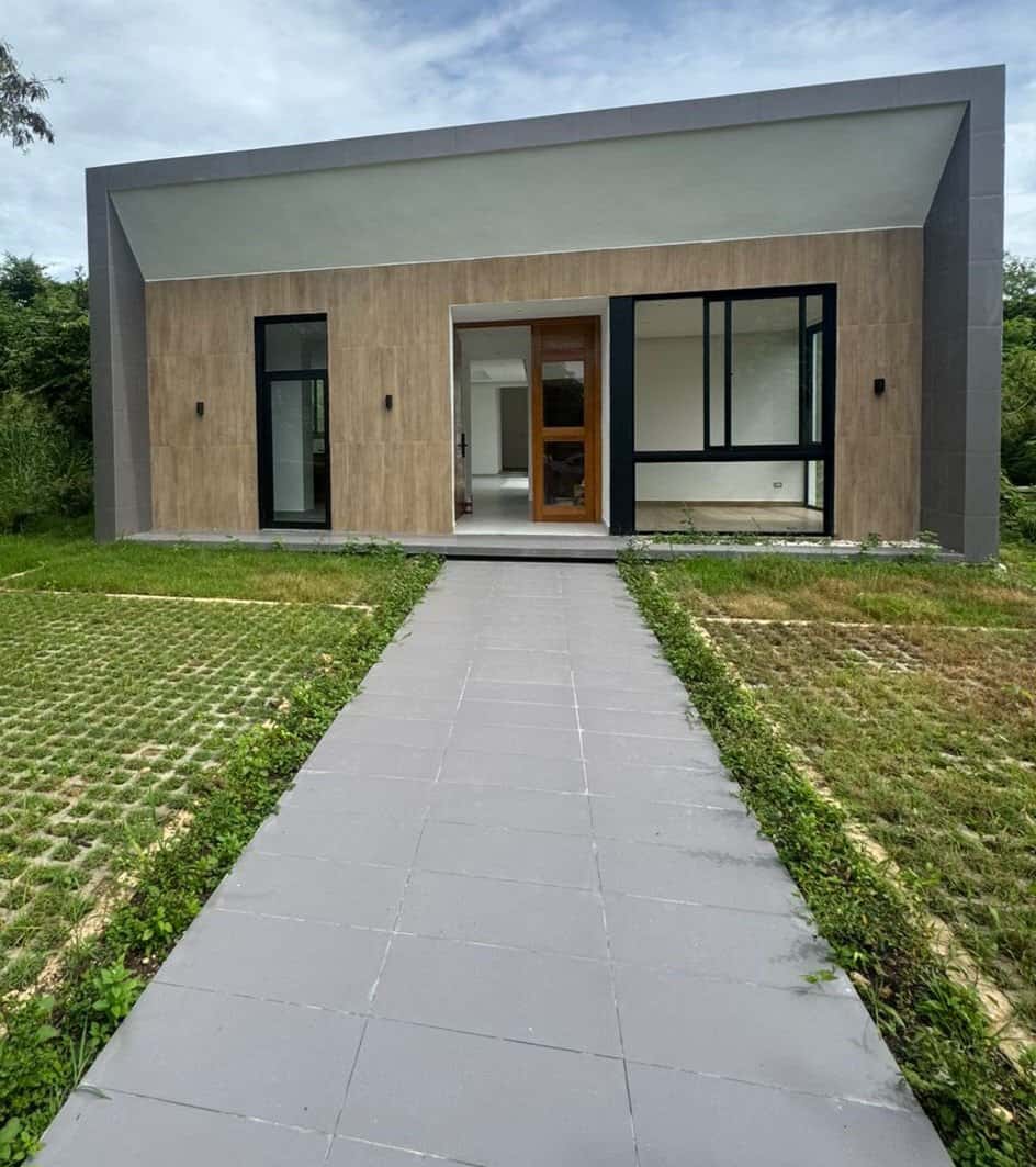 Garden View elegant 4 BR villa move-in ready – Playa Nueva Romana