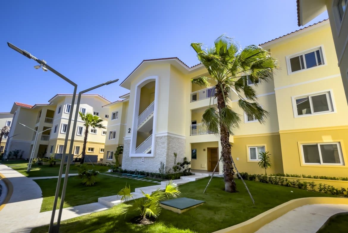 Modern 1BR Condo with Pool – Prime Location in Sosua - Image 2