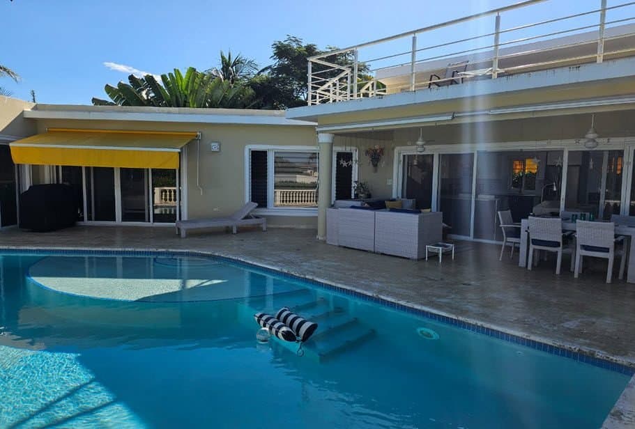 Casa Linda Tropical Retreat: 3BR Main Villa + Independent Guesthouse - Image 3