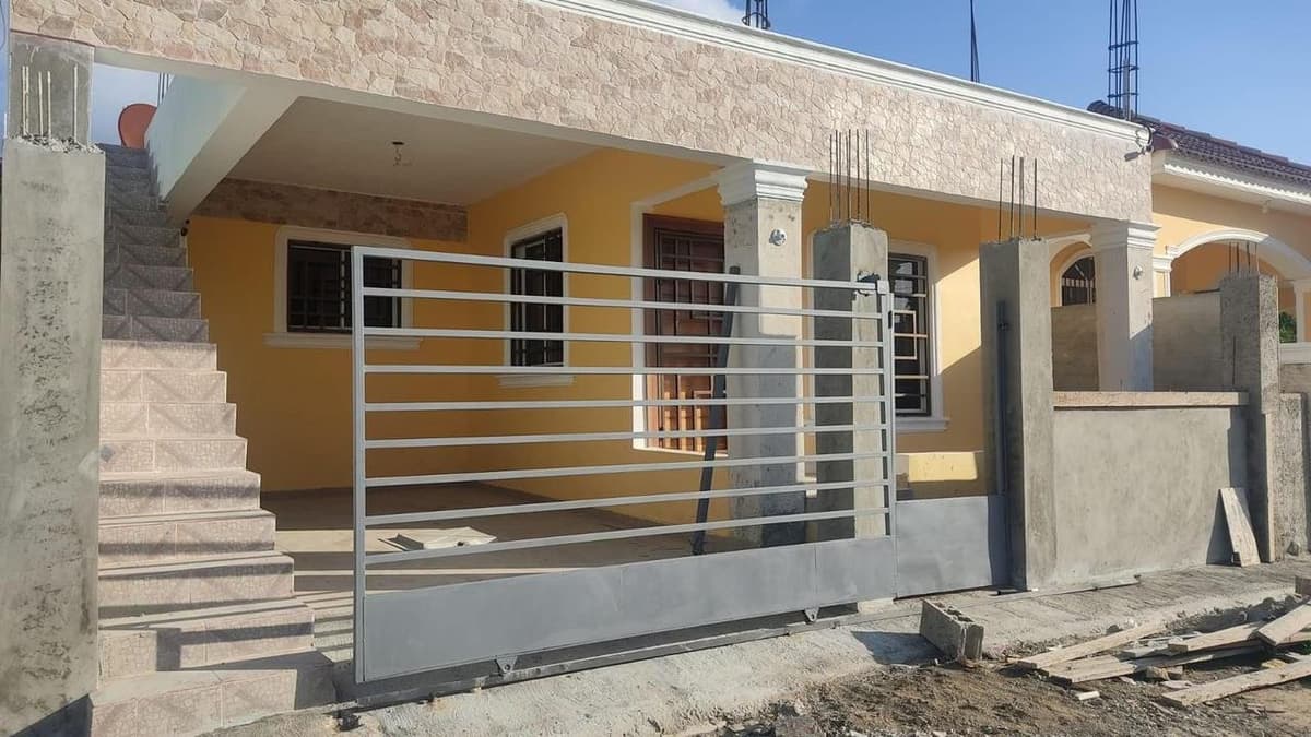 5609 CASA EN RES. LOS ROBLES, PTO. PTA.