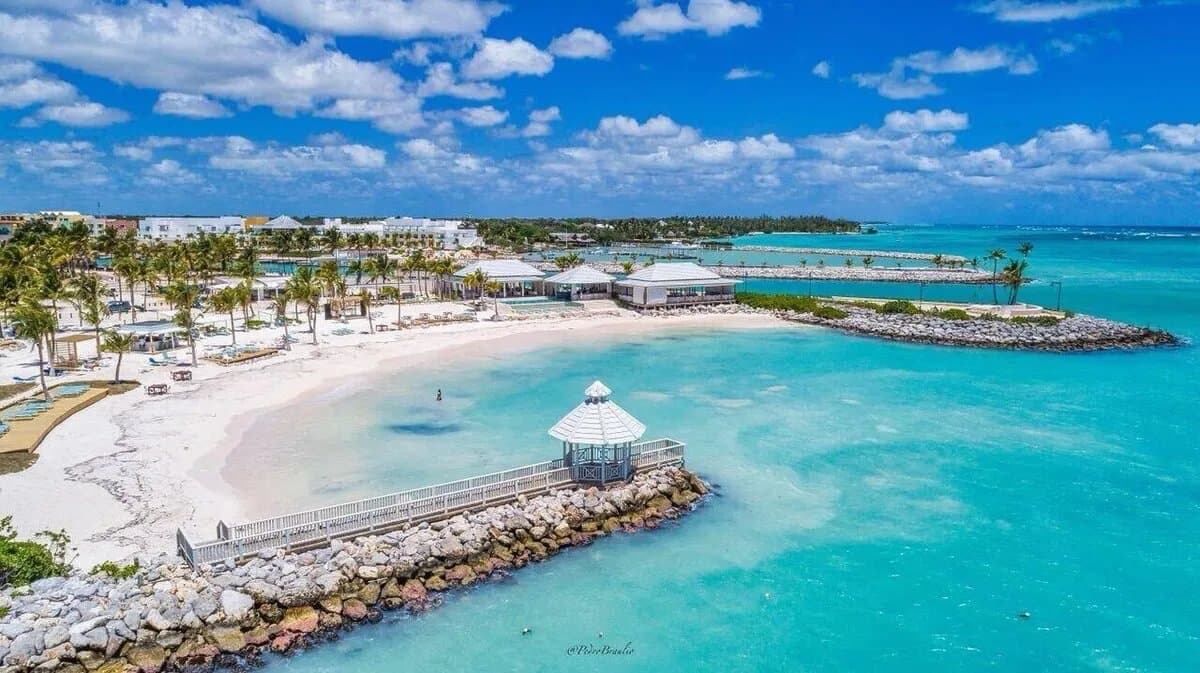 Turnkey 3-Bedroom Condo with Private Pool & Golf Views in Cap Cana - Image 1