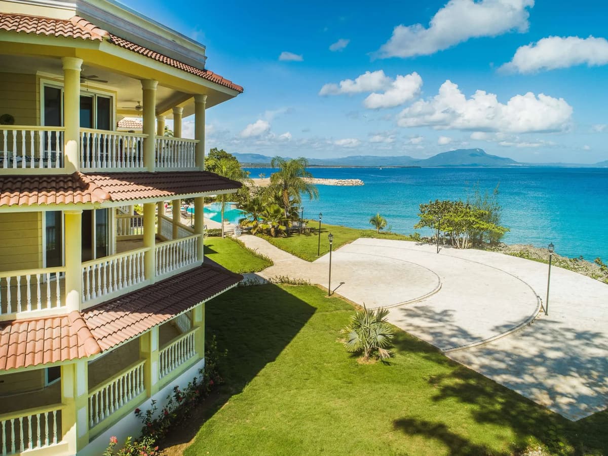 190-D OCEAN VIEW APARTMENT IN HISPANIOLA BEACH, SOSUA