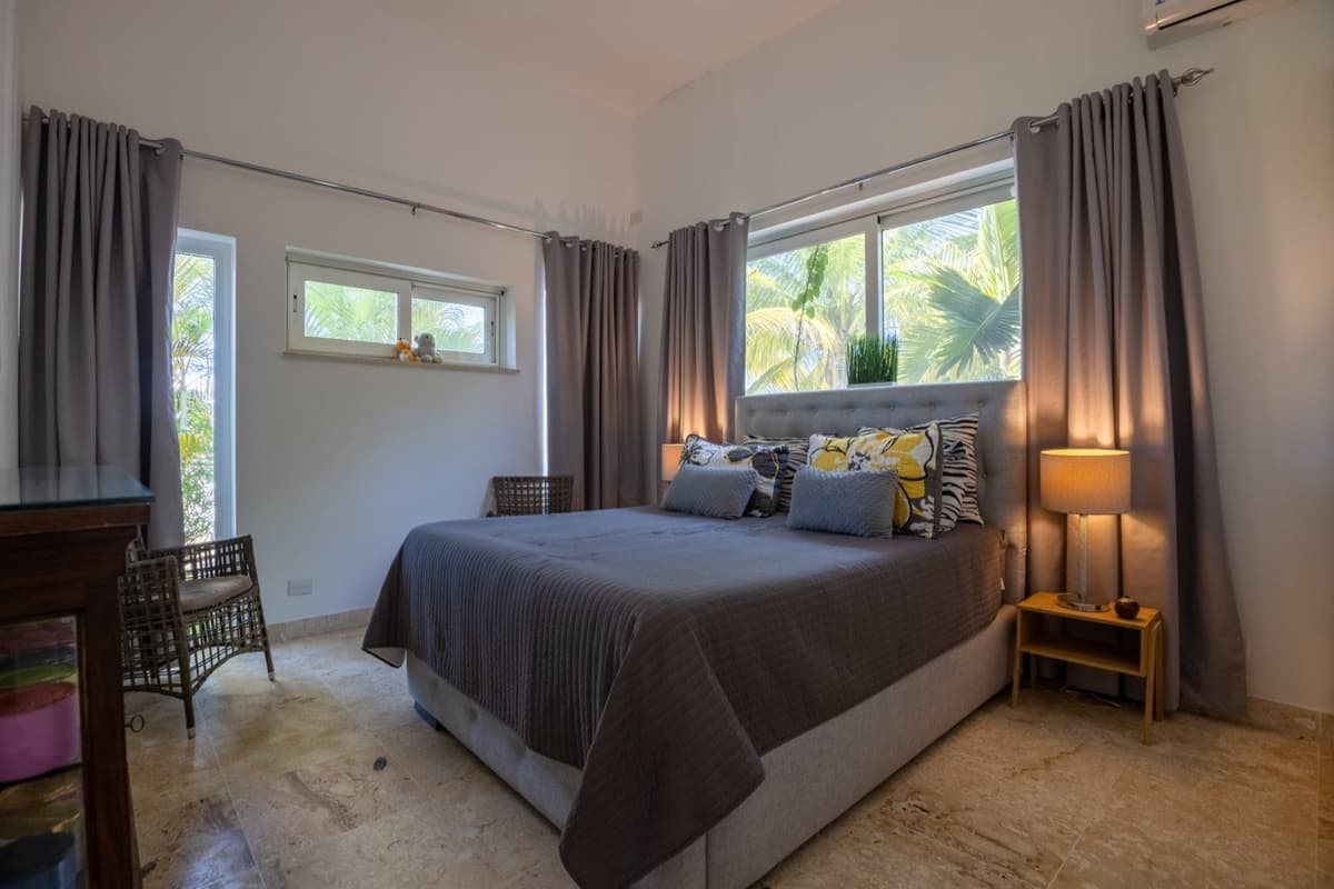 Luxury Hillside Home 5B with Ocean Views For Sale - Image 4
