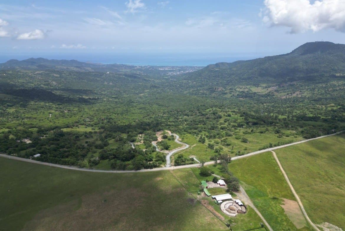 For Sale! 3-Bedroom Bungalow With Unmatched Panoramic Views