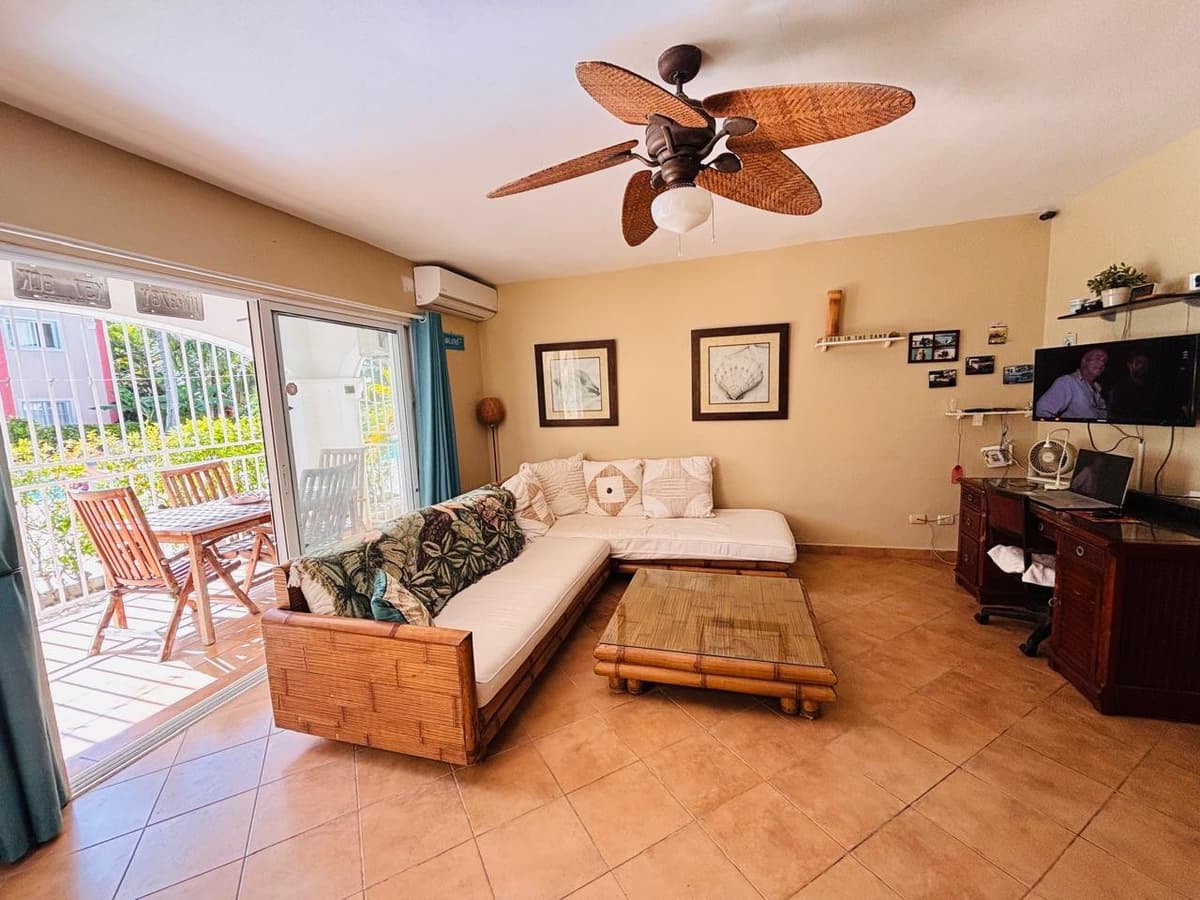 Pool Level Luxury in El Dorado - Image 3