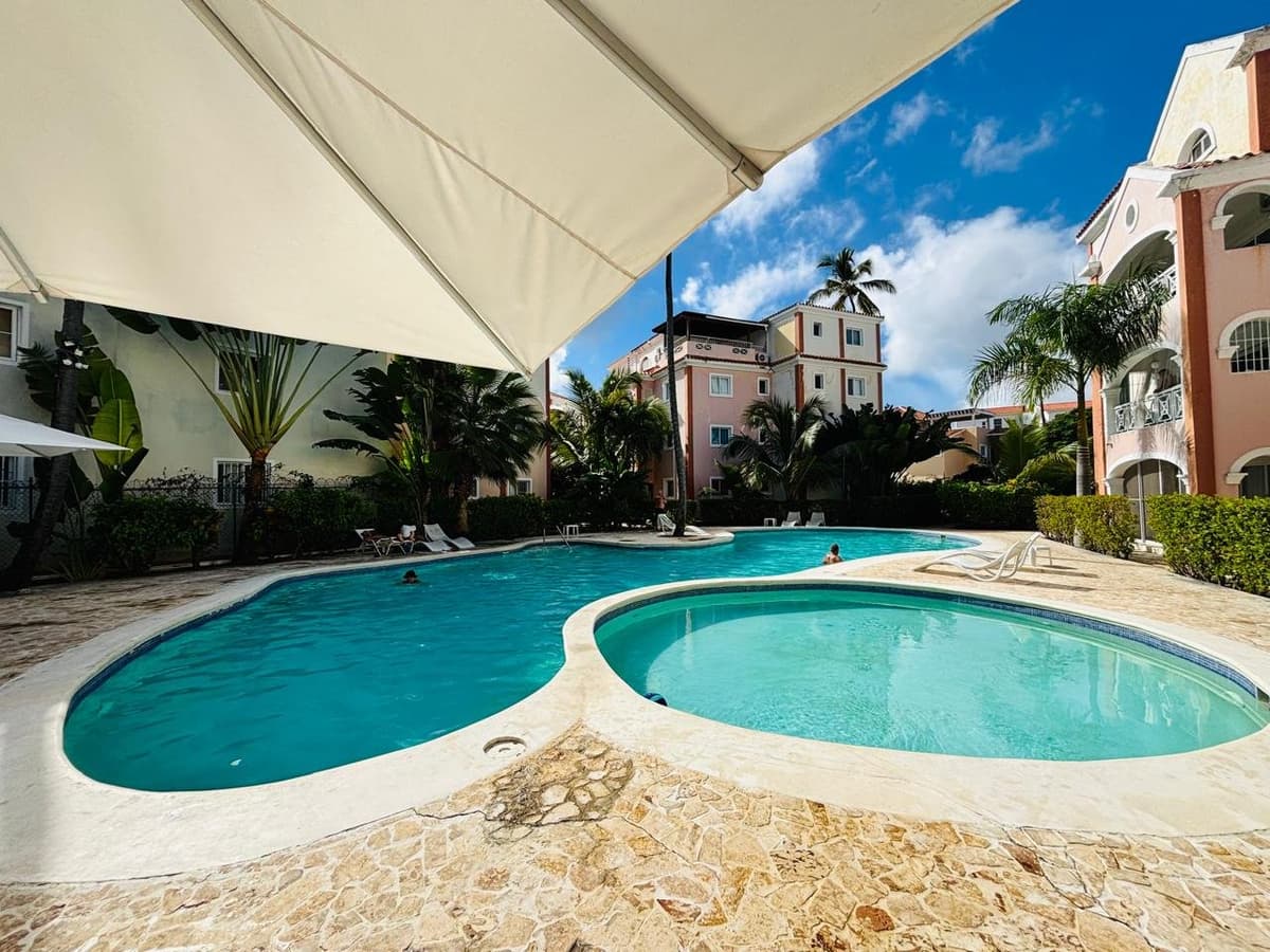Pool Level Luxury in El Dorado - Image 5