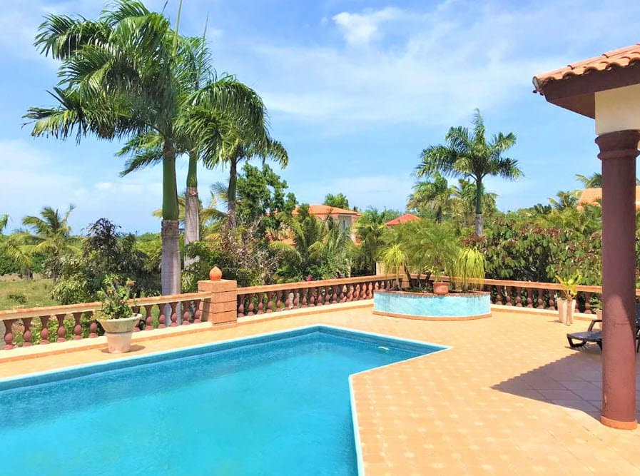 Beautiful 5 Bedroom Villa For Sale in Gated Lomas Mironas - Image 2