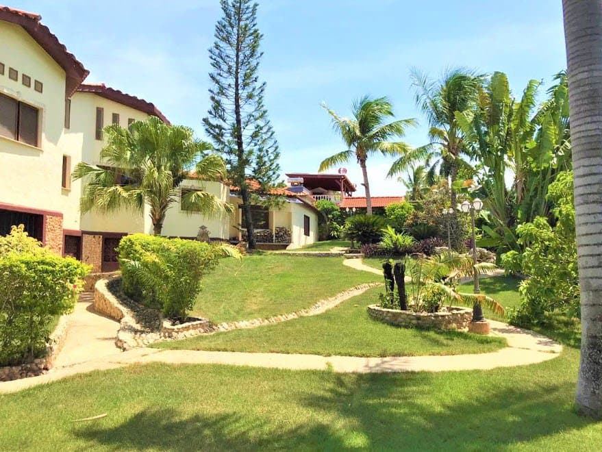 Beautiful 5 Bedroom Villa For Sale in Gated Lomas Mironas - Image 1