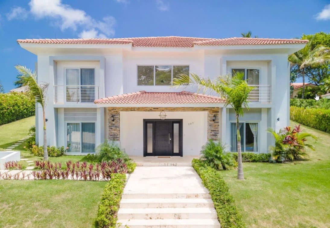 Residencial Hispaniola: Luxury 4 Bed Villa for Sale in Sosua