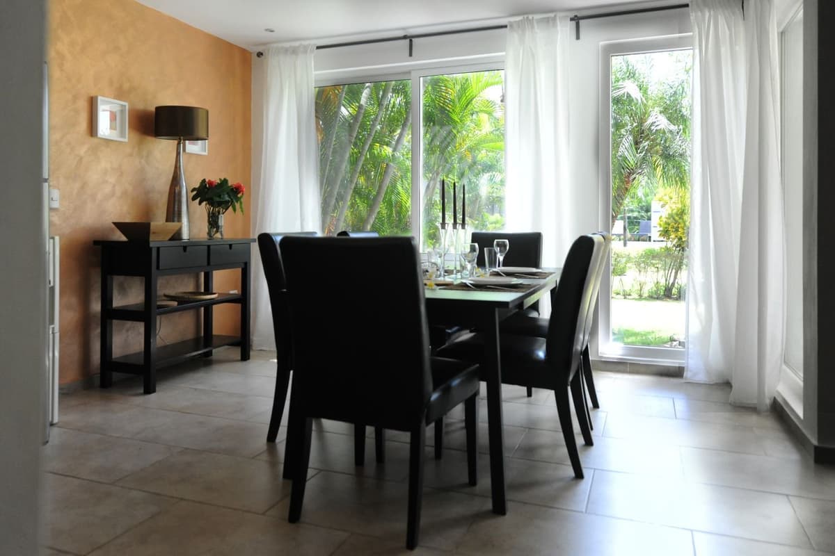 Infinti Blu 2 Bedroom Garden Condo For Sale - Image 5