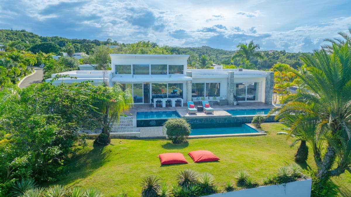 Your corner in the Caribbean. (Open to deals. Make me your OFFER) - Image 2