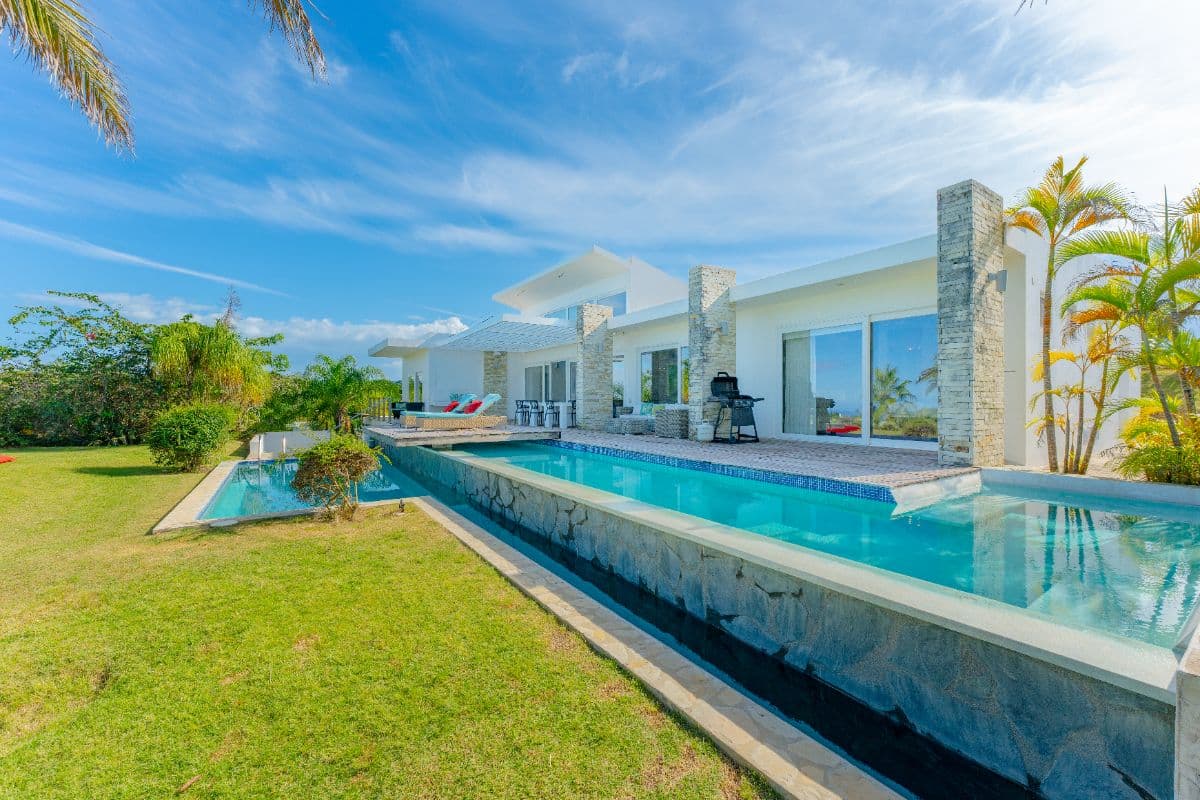 Your corner in the Caribbean. (Open to deals. Make me your OFFER) - Image 4