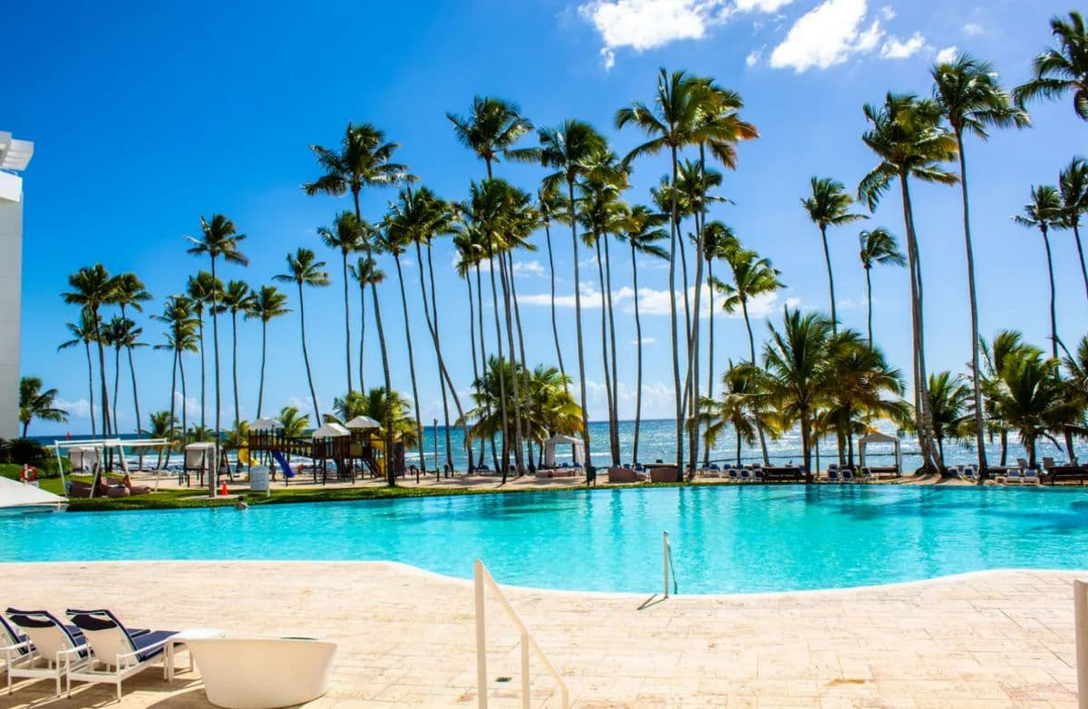 Oceanfront Corner Investment Condo in Marbella Juan Dolio DR | 3BR Luxury Residence with High Rental Demand, Beachfront Pool & Turnkey Income Potential